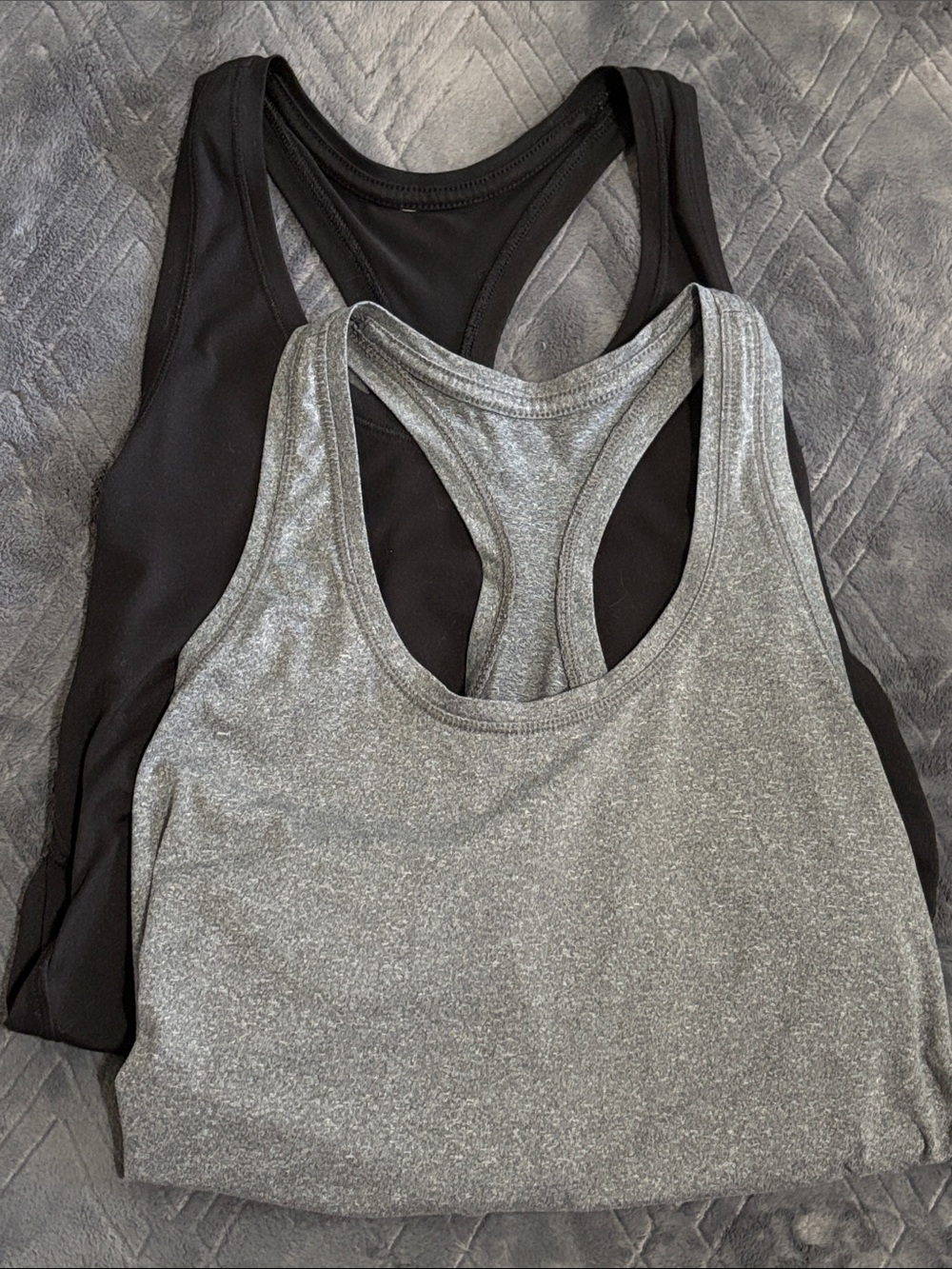 Set of 2 racerback tanks
